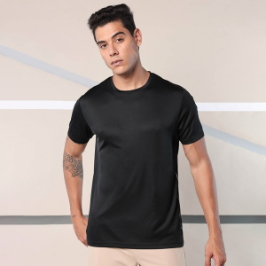 Black solid regular fit T-shirt for men